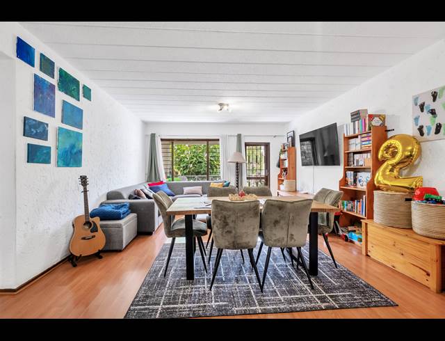 2 BEDROOM APARTMENT FOR SALE IN MELROSE
